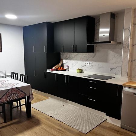 דירות Angeles Duplex Bertamirans מראה חיצוני תמונה