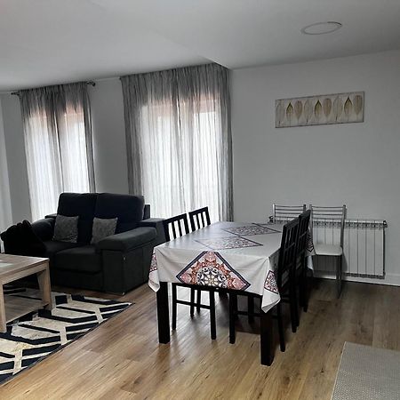 דירות Angeles Duplex Bertamirans מראה חיצוני תמונה