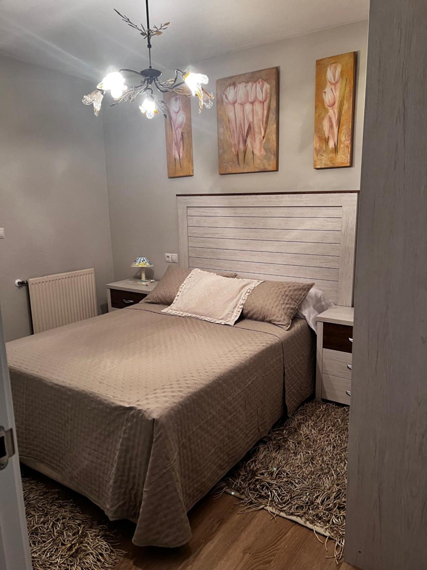 דירות Angeles Duplex Bertamirans מראה חיצוני תמונה